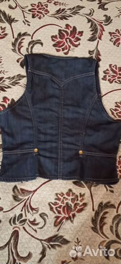 Жилет и курточка джинсовые для девочки
