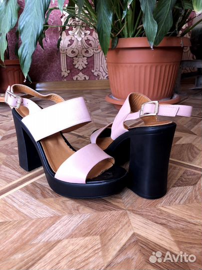 Босоножки летние женские