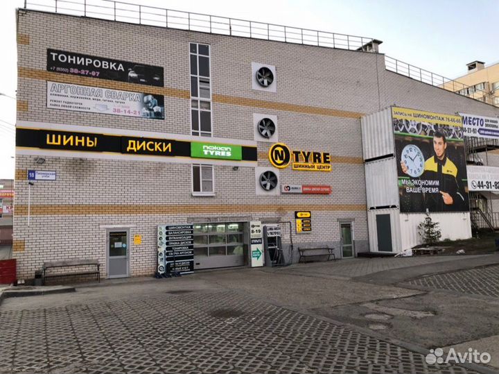 Yokohama BluEarth AE50 215/65 R17 99V