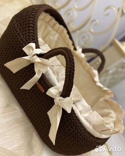 Вязаная люлька переноска