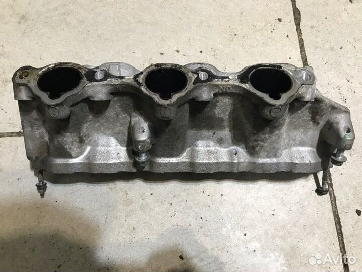 Впускной коллектор Nissan Teana J32 VQ25DE