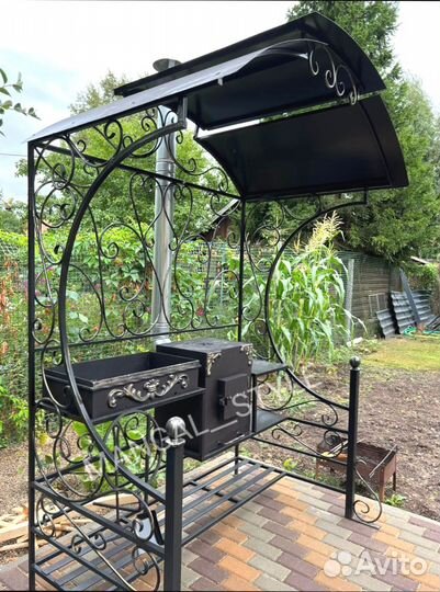 Мангал с крышей