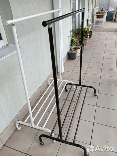 Вешалка напольная на колёсиках