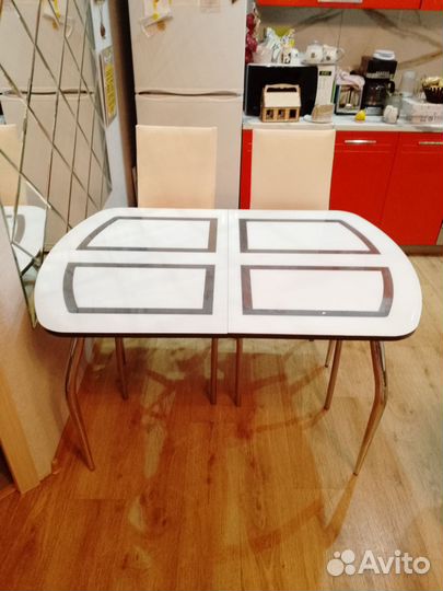 Кухонный стол