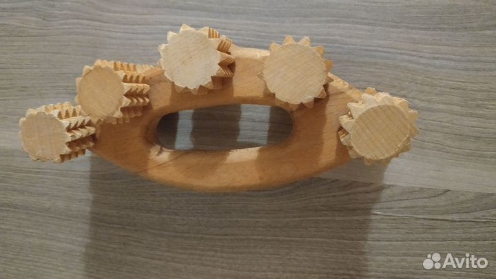 Массажёр деревянный, ручной, с крутящимся роликами