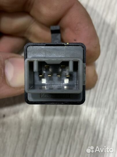 Датчик включения стоп сигнала Лягушка Hyundai sola