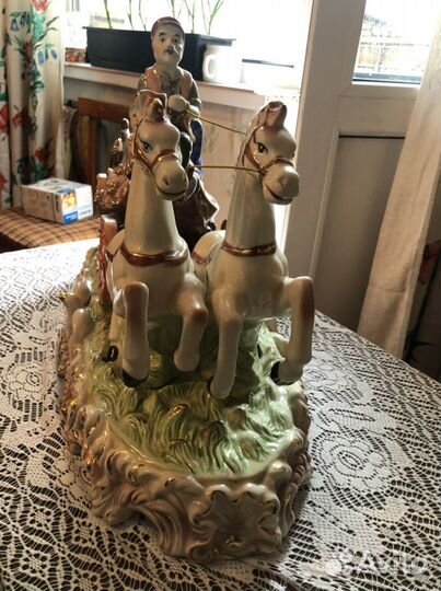 Статуэтки декоративные фарфоровые