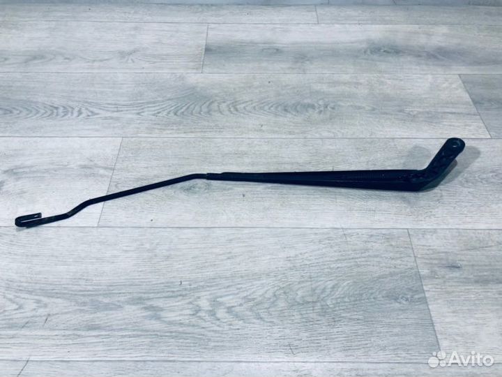 Поводок стеклоочистителя передний левый Peugeot