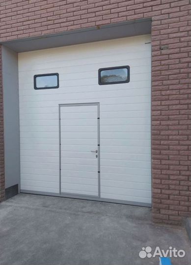 Гаражные ролетные ворота с монтажом