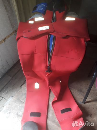 Гидрокостюм