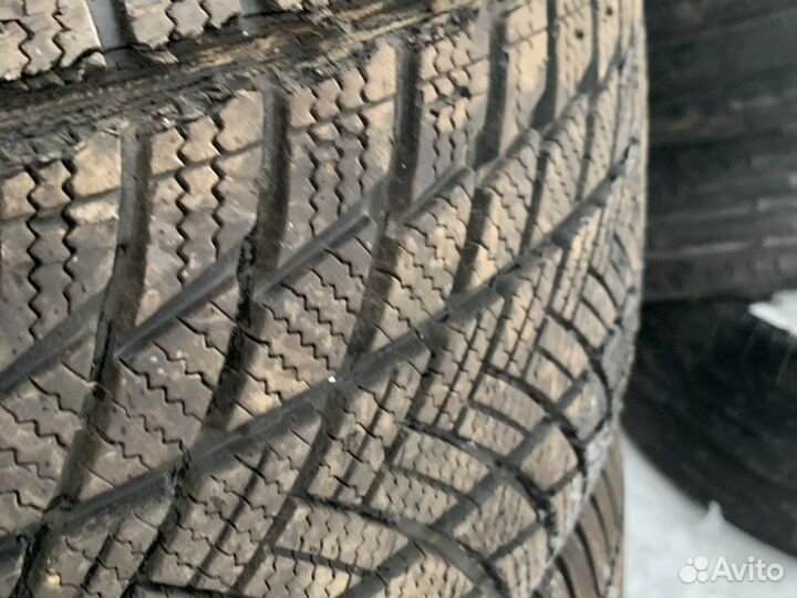 Bridgestone Blizzak LM-001 285/45 R21 113V