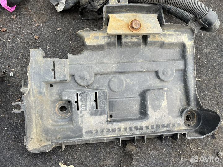 Опель корса д площадка акб