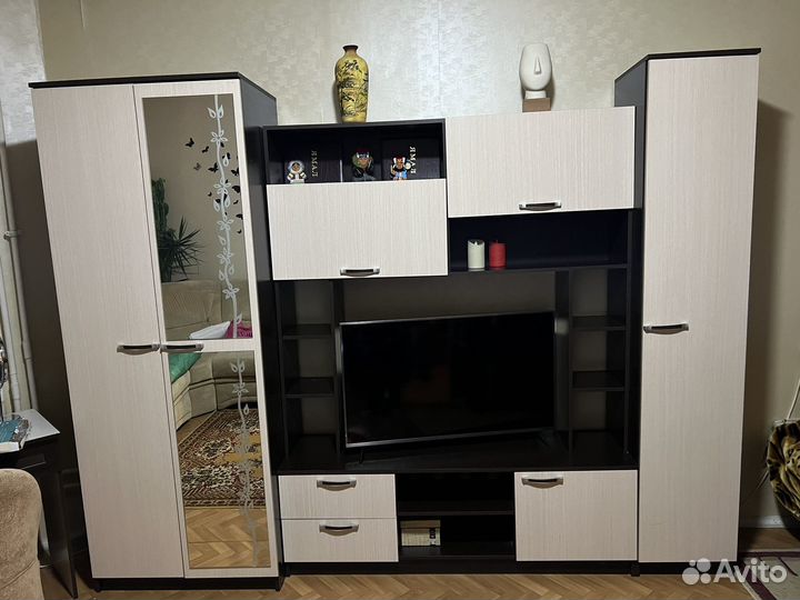 Стенка в гостиную