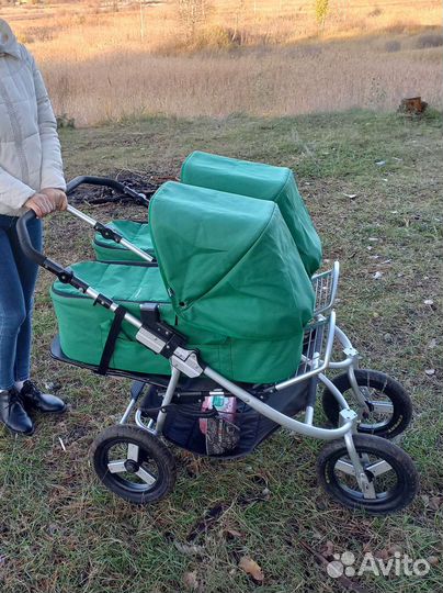 Коляска для двойни bumbleride