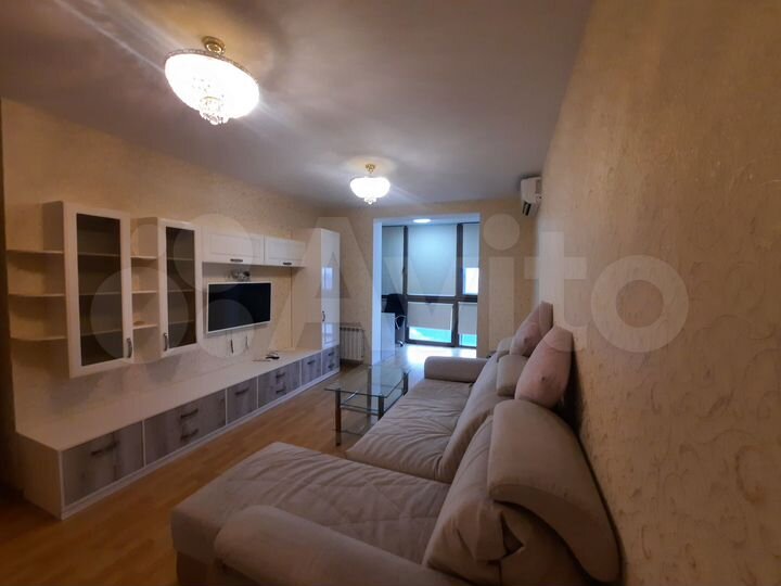 2-к. квартира, 77 м², 17/23 эт.