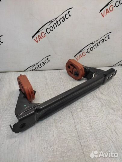 Подушка глушителя с кронштейном Volkswagen Jetta 6