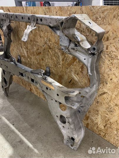 Подрамник передний Bmw 3 E90 седан N46B20BA