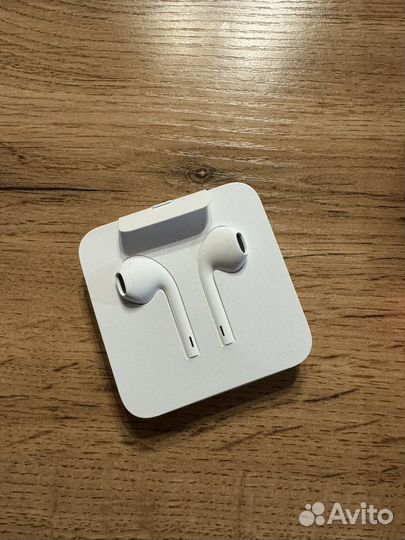 Наушники Apple EarPods Lightning новые