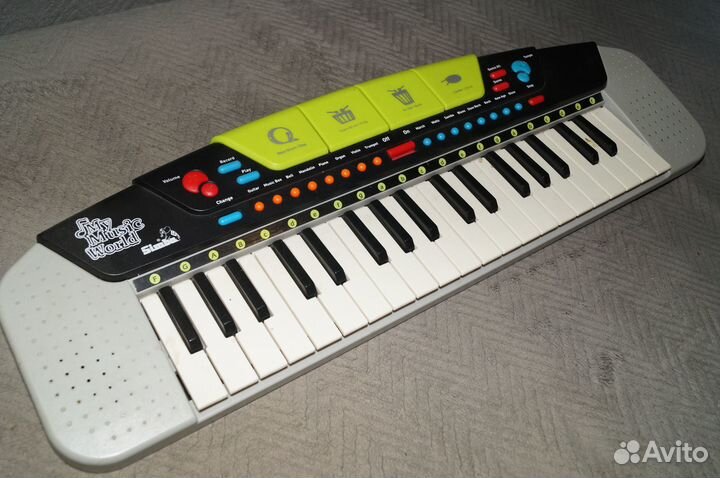 Синтезатор с ударными