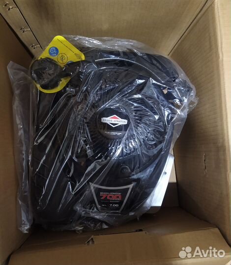 Двигатель briggs and stratton 700 series