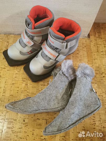 Детские лыжные ботинки р.29-30