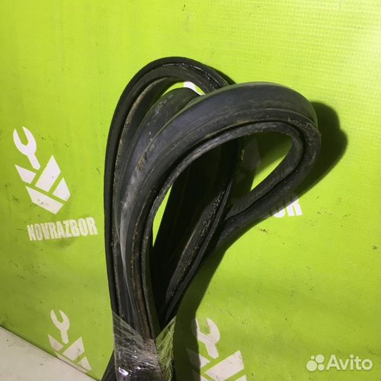 Уплотнитель Ауди 100 С4