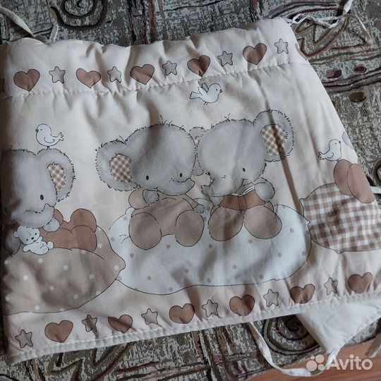 Бесплатно.Бортики в детскую кроватку бу