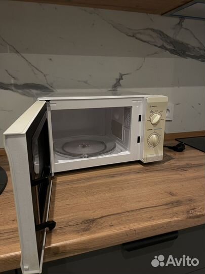 Микроволновая печь Midea