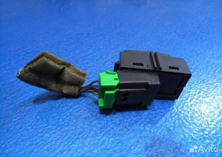 Кнопка зaпирaния дверей Volvo S60 2 Поколение FS