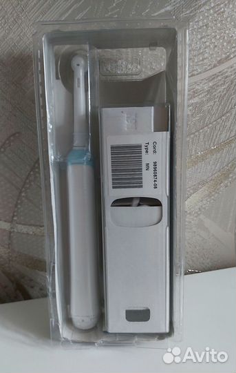 Электрическая зубная щетка oral b