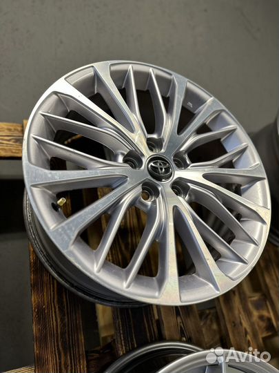 Диски R18 5*114,3 Toyota Camry 70 оригинал