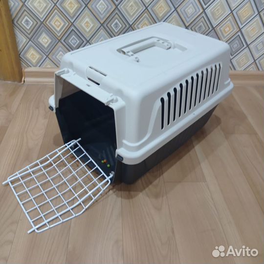 Переноска для животных пластиковая