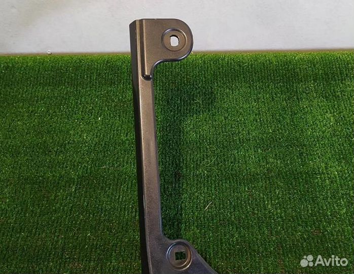 Накладка крышки багажника Toyota RAV4 A30 2007