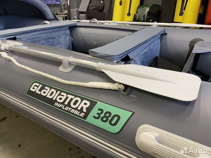 Лодка пвх Gladiator E 380 PRO