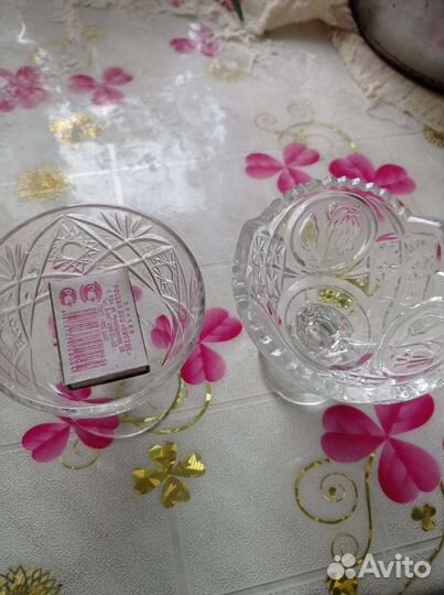 Хрустальная конфетница на ножке