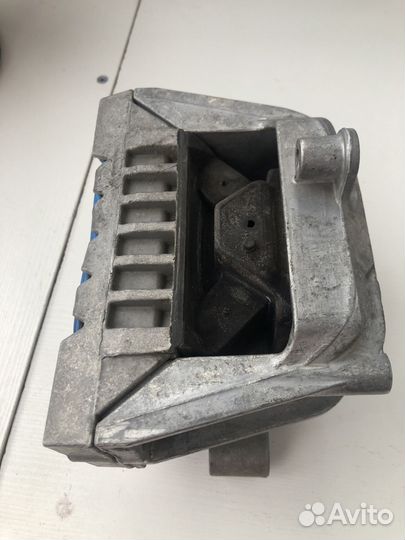 Подушка двигателя фольцваген джета