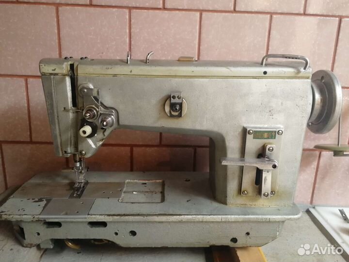 Промышленная швейная машина 852 класса