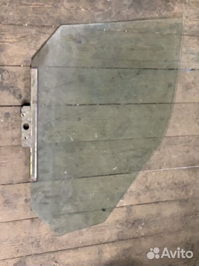 Стекла на автомобиль