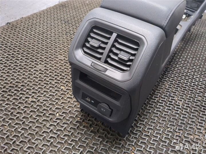 Консоль салона Volkswagen Tiguan, 2020