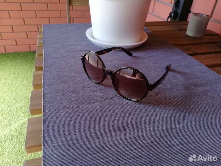 Очки солнцезащитные