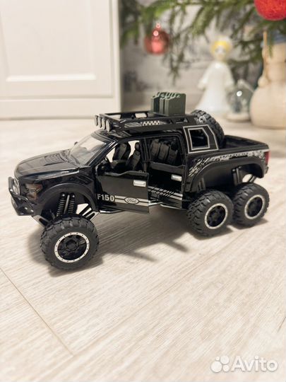 Можель ford velociraptor