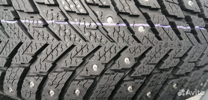 Nokian Tyres Hakkapeliitta 10p 215/50 R17 95T