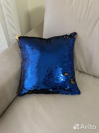 Подушка декоративная с паетками