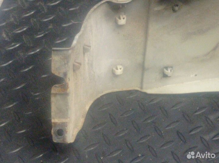 663211U020 Крыло правое Kia Sorento
