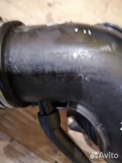 Патрубок Мерседес W204 W211 1.8 компрессор