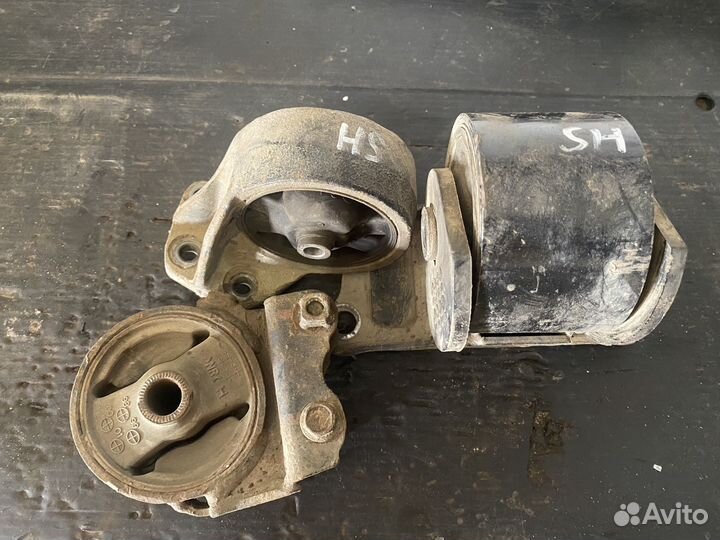 Подушка двигателя hyundai sonata 2005 2.0 131