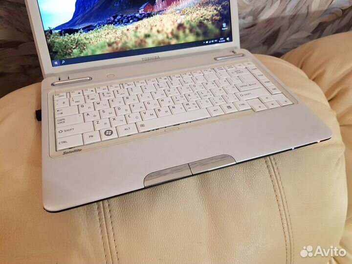 Toshiba Core i5-2430M /8озу /ssd 240 /видео 1Gb