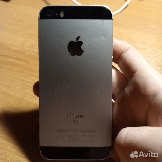 iPhone SE, 32 ГБ