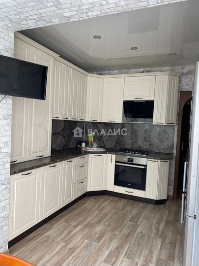 2-к. квартира, 63 м², 2/5 эт.