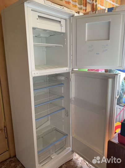 Холодильник двухкамерный Индезит Ноу Фрост